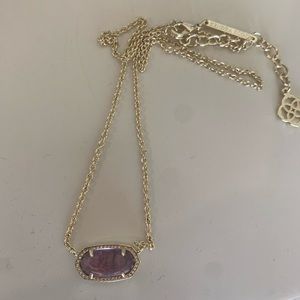Kendra Scott pendant necklace in pink/ rose